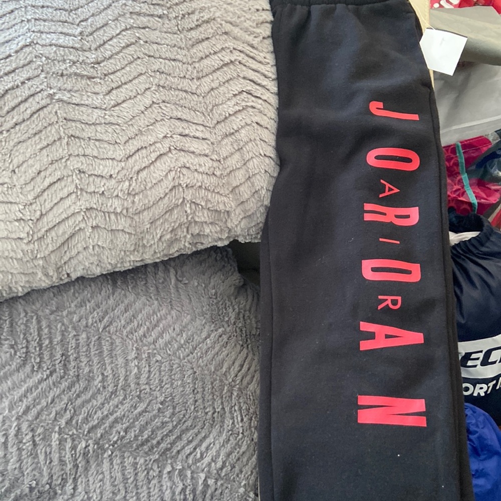 Kids Jordan sweatpants size medium brand new